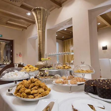 Hotel Rua Frati 48 In San Francesco Modena